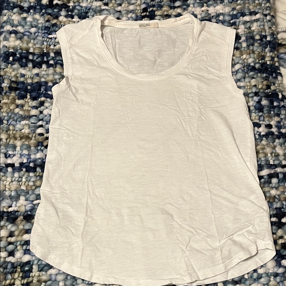 Barefoot Dreams Malibu Collection White Cap Sleeve Tee